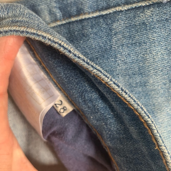 Size 28 GUESS 👖 crops - Picture 7 of 7